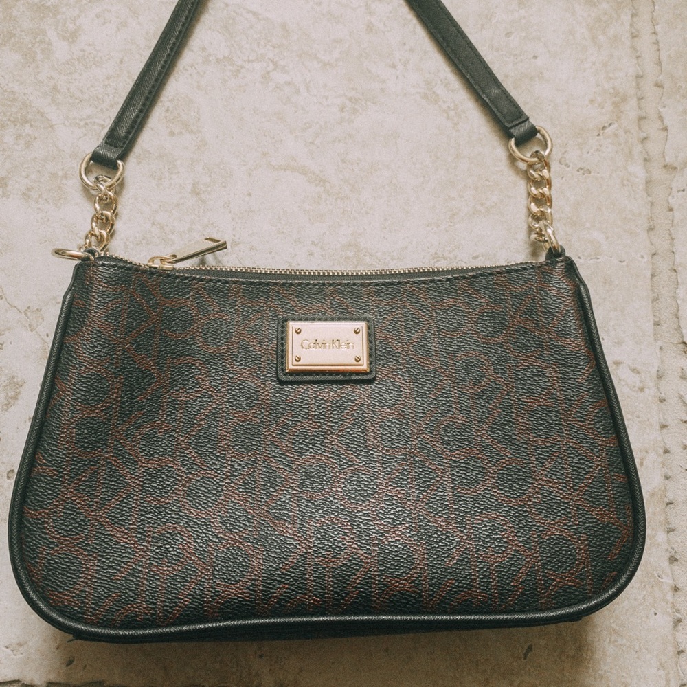 calvin klein purse!!